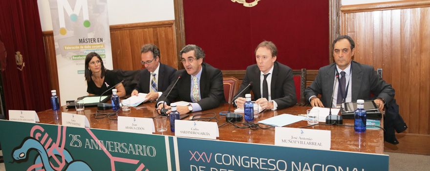 Imagen de la segunda sesión de Promede, dirigida por Juan Abarca, vicepresidente de la Asociación Española de Derecho Sanitario. 
