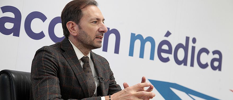 Montes explica las ventajas de que se genere una relación de confianza entre el médico y el paciente. 