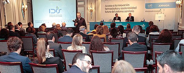 Aspecto de la sala en la Jornada Acceso a la innovación farmacéutica y sostenibilidad futura del sistema sanitario.