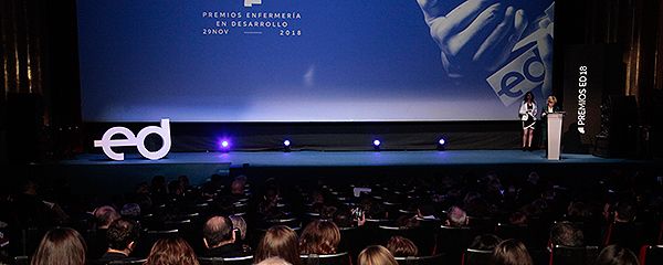 Imagen de los Cines Capitol durante las palabras de María Luisa Carcedo. 