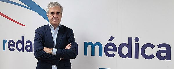 Patxi Amutio en el plató de Redacción Médica.