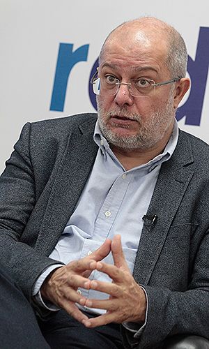 Francisco Igea propone un cambio en el código penal para abordar las pseudociencias.