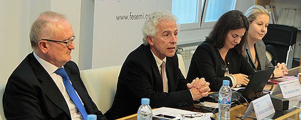 Un momento de la presentación del documento Lancet Countdown. De izquierda a derecha: Bernardino Roca, Ricardo Gómez Huelgas, Anneliese Depoux (codirectora de The Lancet Countdown) y Helene Rossinot (autora del 2018 Lancet Countdown EU Policy Brief).