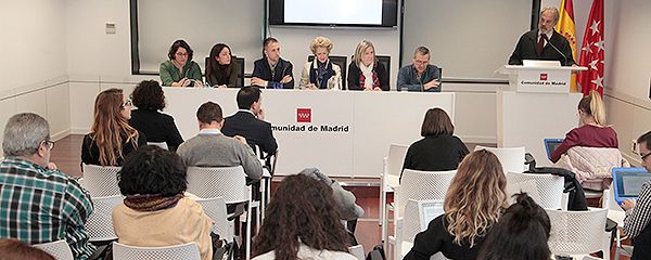 Aspecto de la sala durante la presentación de la campaña acogER+Enfermería.