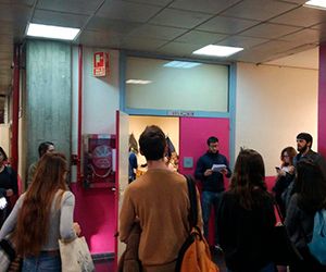  Los profesores de AMIR realizan el llamamiento previo al inicio del simulacro MIR, tal y como sucede en el día del examen. 