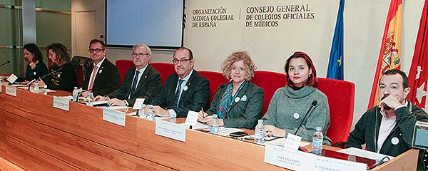 De izquierda a derecha: Alicia Córdoba, representante de Médicos Jóvenes y Promoción del Empleo en la OMC; María Fernández, vicepresidenta de Semfyc; Rafael Micó, secretario general de Semergen; Serafín Romero, presidente de la OMC; Antonio Fernández-Pro, presidente de SEMG; Concepción Sánchez Pina, presidenta de Aepap; Sara Figueroa, vicepresidenta de Asuntos Externos del CEEM, y José María Soto Esteban, vicesecretario general de CESM Castilla-La Mancha.