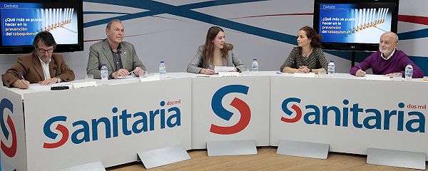 Andrés Zamorano y Francisco Rodríguez, a la izquierda; y Regina Dalmau Francisco Javier Ayesta, a la derecha.