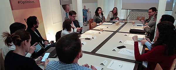 Aspecto de la sala durante el encuentro informativo con Susana Rodríguez.