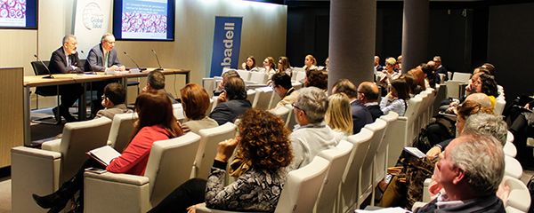 Aspecto de la sala durante la ponencia de José Ramón Santamaría (ASPE)