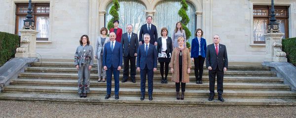 El lehendakari con el resto de consejeros del Gobierno vasco.