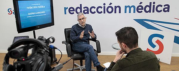 Gaspar Llamazares en un momento de la entrevista. 