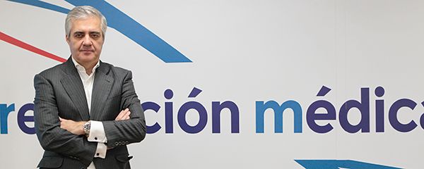 Patxi Amutio, director general de Sanitas Dental, en el plató de Redacción Médica.