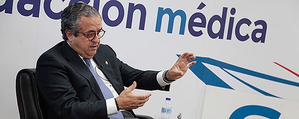 Antonio Alarco en un momento de la entrevista. 