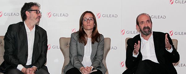 Josep María Llibre, Amaya Echevarría y Santiago Moreno durante la rueda de prensa
