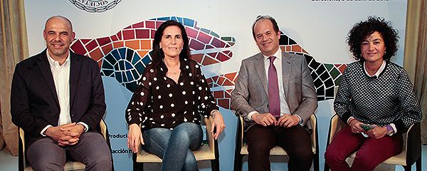 Héctor Corominas, Silvia Martínez, Joan Miquel Nolla y Patricia Reyner, participantes de la mesa redonda impulsada por Celgene durante la celebración de la I Diada.