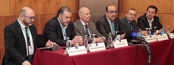 Francisco José Sáez Martínez, vicepresidente de SEMG; José Carlos Bastida, presidente SEMG Galicia; José Caballero, presidente SEMG Andalucía; Antonio Fernández-Pro, presidente de la SEMG; Leandro Catalán, presdiente de SEMG Aragón; y Manuel J.Montoza, presidente de SEMG Navarra.