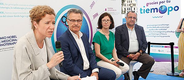 Los ponentes durante la presentación de la campaña 'Diálogos de Salud y Cáncer'.