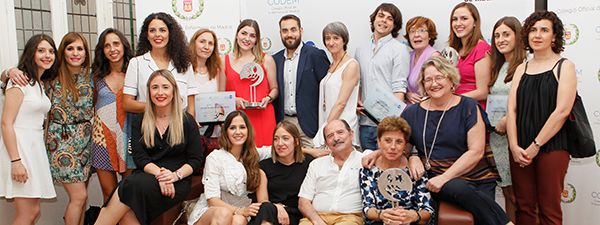 Foto de grupo de fnalistas y premiados.