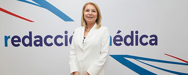 La presidenta de ASPE, Cristina Contel, en el plató de Redacción Médica.