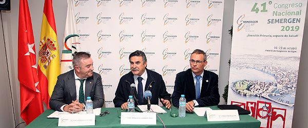 Antonio Fernández, presidente del Comité Científico del 41º Congreso Nacional de Semergen; José Luis Llisterri, presidente de Semergen; y Miguel Ángel Prieto, presidente del Comité Organizador del Congreso. 