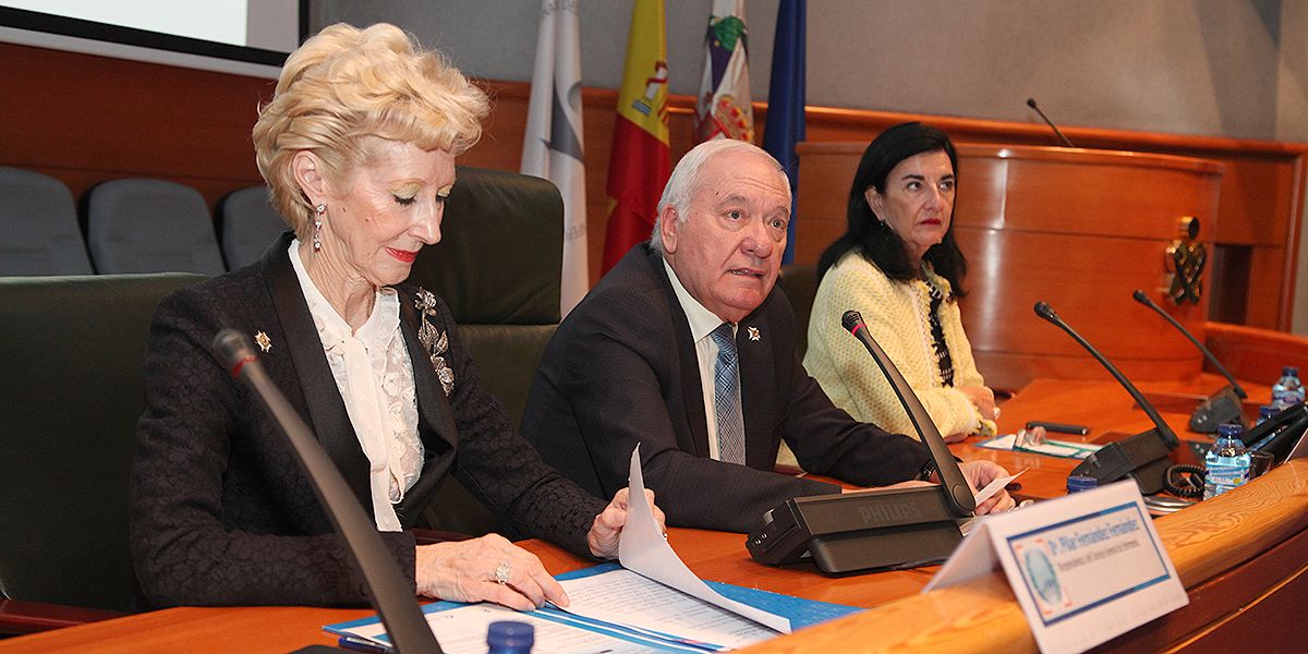 Pilar Fernández Fernández, Florentino Pérez Raya y Raquel Rodríguez Llanos. 