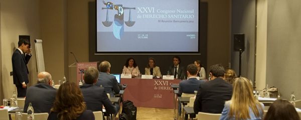 Aspecto de la sala durante el debate. 