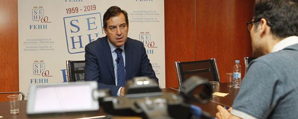 Un momento de la entrevista con Ramón García Sanz.