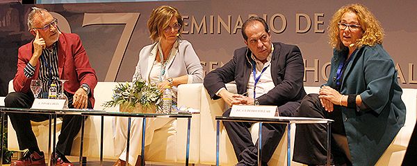 Imagen de la mesa 'Más/Menos Tecnología y más humanismo en los hospitales'.