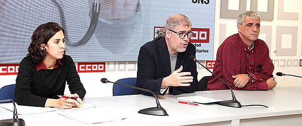 Paula Guisande, secretaria de Política Social de CCOO; Unai Sordo, secretario general de CCOO; y Antonio Cabrera, secretario general de la FSS-CCOO. 