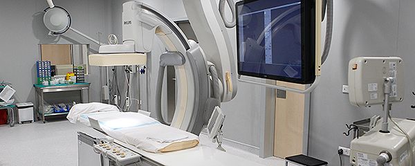 El nuevo quirófano vascular dispone de sistemas avanzados de exploración y tratamiento en 3D. 