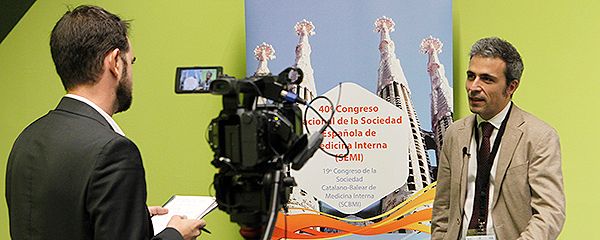 Juan Torres Macho, durante su entrevista con Redacción Médica.