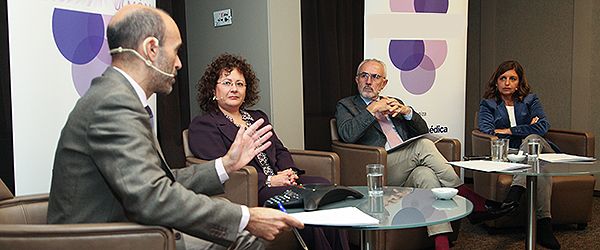 Momento del debate organizado por Sanitaria 2000 y publicado en Redacción Médica.