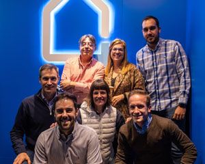 Parte del equipo del centro junto a Eusebi Ocaña.