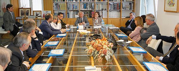 Imagen de la entrega de acreditaciones en la sede de la SEMI.
