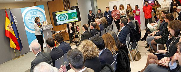 Pilar Aparicio, director de Salud Pública, ha sido la encargada de dar la bienvenida a los presentes. 