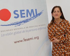 Juana Carretero posa en la sede de la SEMI.
