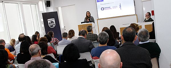 Un momento de la presentación de Olga Mediano de la reunión de consenso.