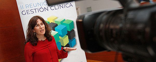 La coordinadora de la Unidad de Enlace del Hospital Infanta Cristina, ante las cámaras de Redacción Médica.