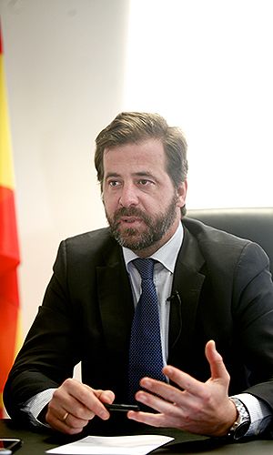 Carlos Rus: Antes de empezar a llenar hospitales de campaña hay que contar con los hospitales y con las plazas que tienen los hospitales privados. 