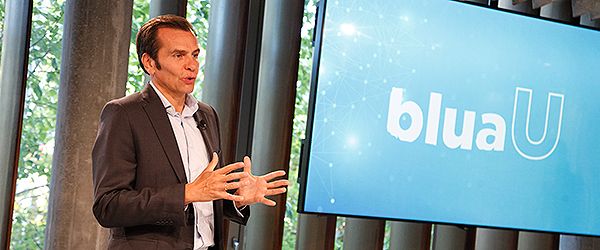Iñaki Peralta, CEO de Sanitas, en la presentación de BluaU.