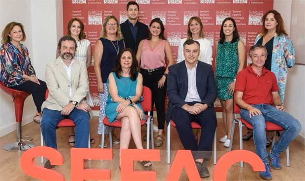 Imagen de la nueva junta directiva de Sefac, con Vicente Baixauli como presidente.
