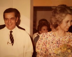Esteban Acosta, durante un acto junto a la Reina Sofía.
