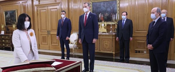Carolina Darias promete su cargo como ministra de Sanidad ante el Rey, el presidente del Gobierno y los representantes de los tres poderes del Estado.