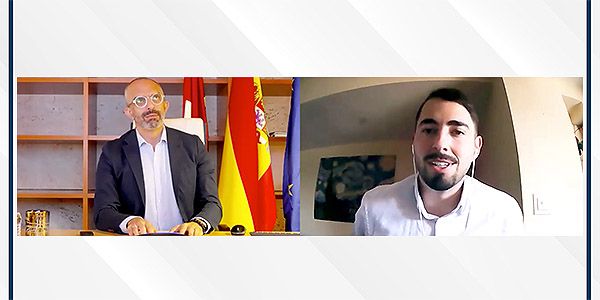 Un momento de la charla.