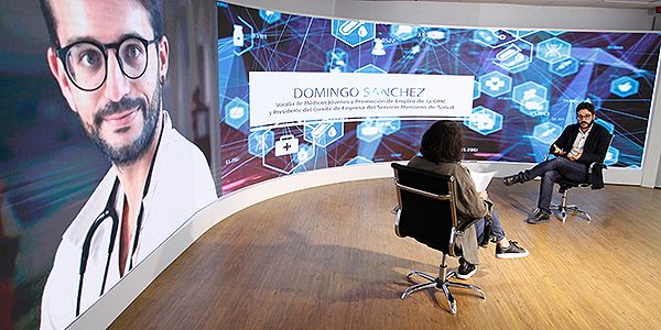 Sánchez comenta en qué punto se encuentra la iniciativa del 'Erasmus MIR'.