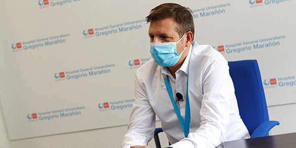 Julio Alonso analiza en la entrevista cómo se ha adaptado el sistema al funcionamiento diario del hospital.