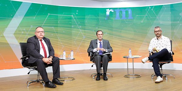 Alejandro Vázquez, Joaquín Arenas (moderador) y Javier Padilla. 