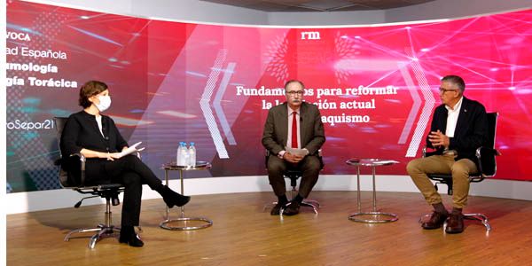 Pilar Campos, Carlos A. Jiménez y Jaime Signes-Costa durante un momento del debate. 