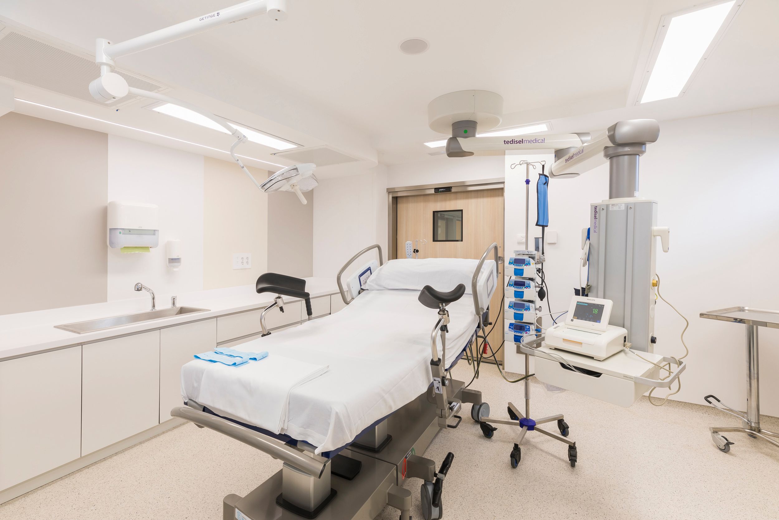 El Hospital Vithas Las Palmas cuenta con tres paritorios equipados con tecnología de última generación