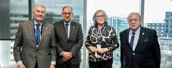 El secretario del Consejo de AMA, Luis Alberto García Alía; el presidente de AMA, Luis Campos; la presidenta del Colegio de Enfermería de Salamanca, María José García Romo y Diego Murillo